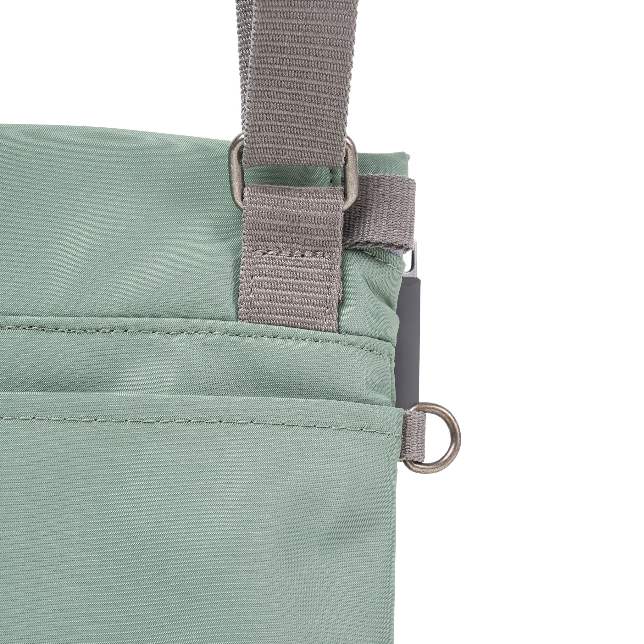 ROKA London - Stratford S crossbody-väska #Färg_Frost
