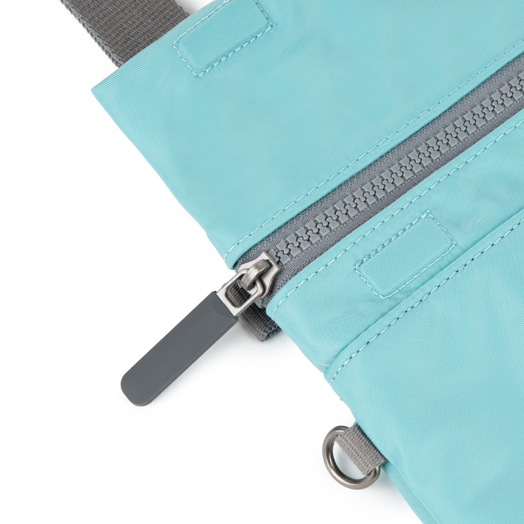 ROKA London - Stratford S crossbody-väska #Färg_Aquatic_Awe