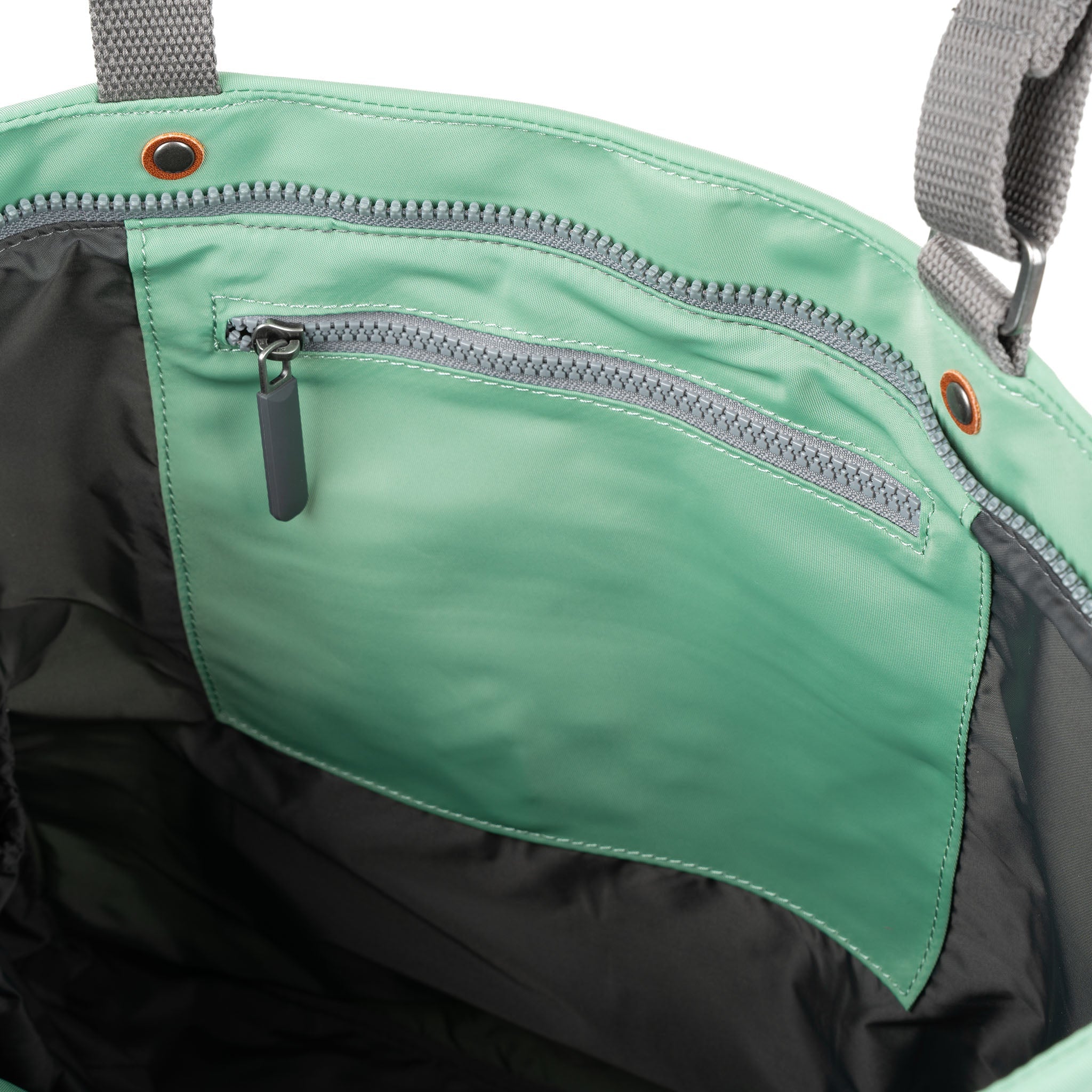 ROKA London - Trafalgar M toteväska #Färg_Matcha