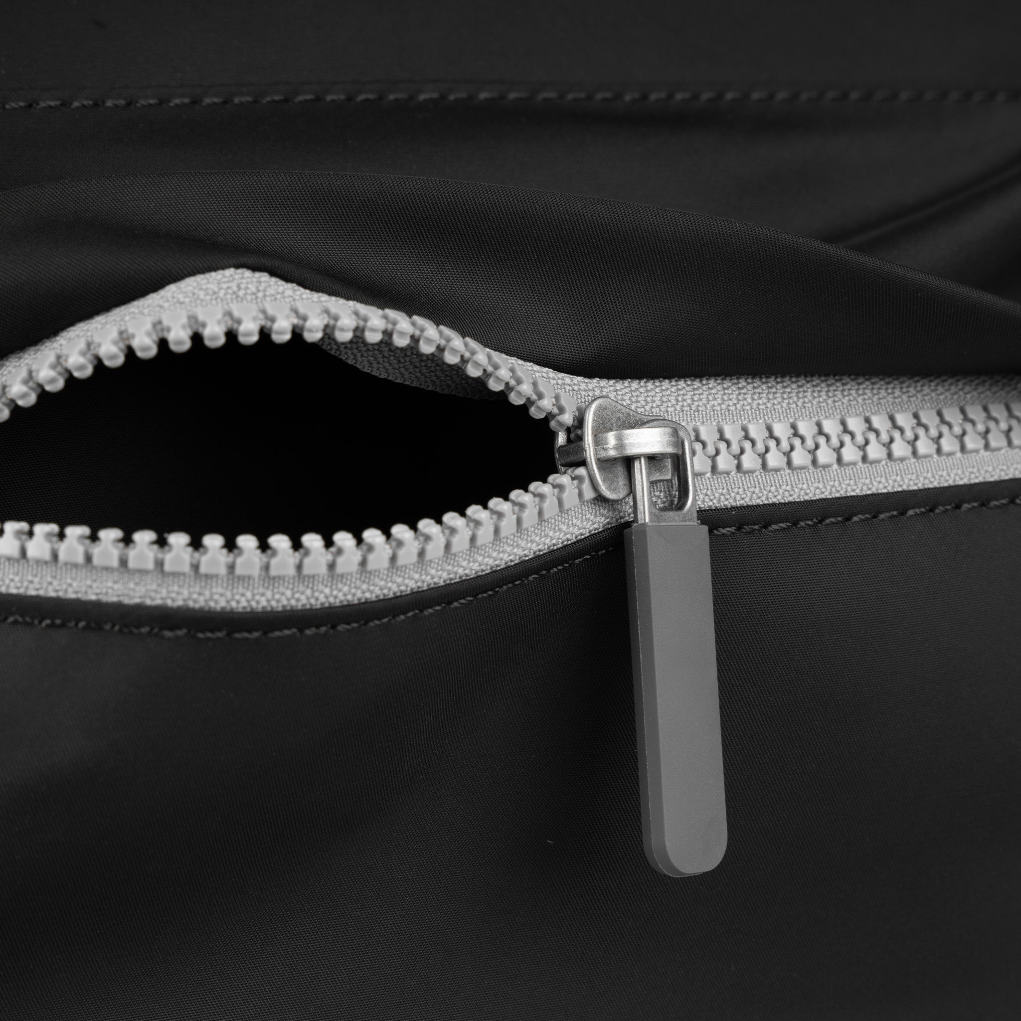 ROKA London - Trafalgar M toteväska #Färg_Black