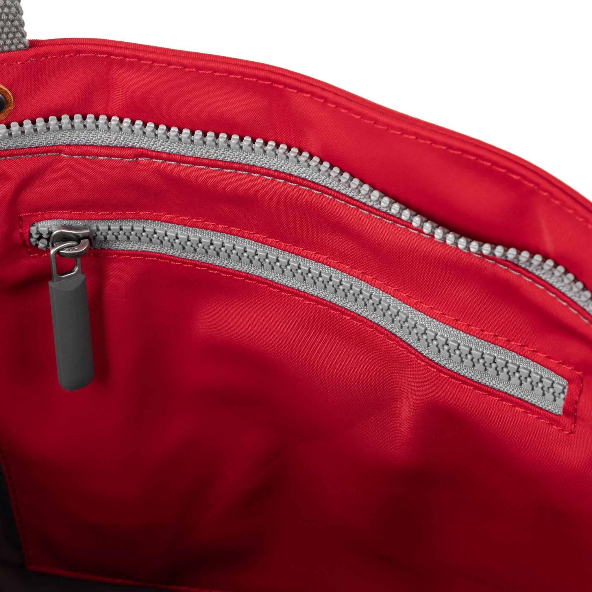 ROKA London - Trafalgar M toteväska #Färg_Cranberry
