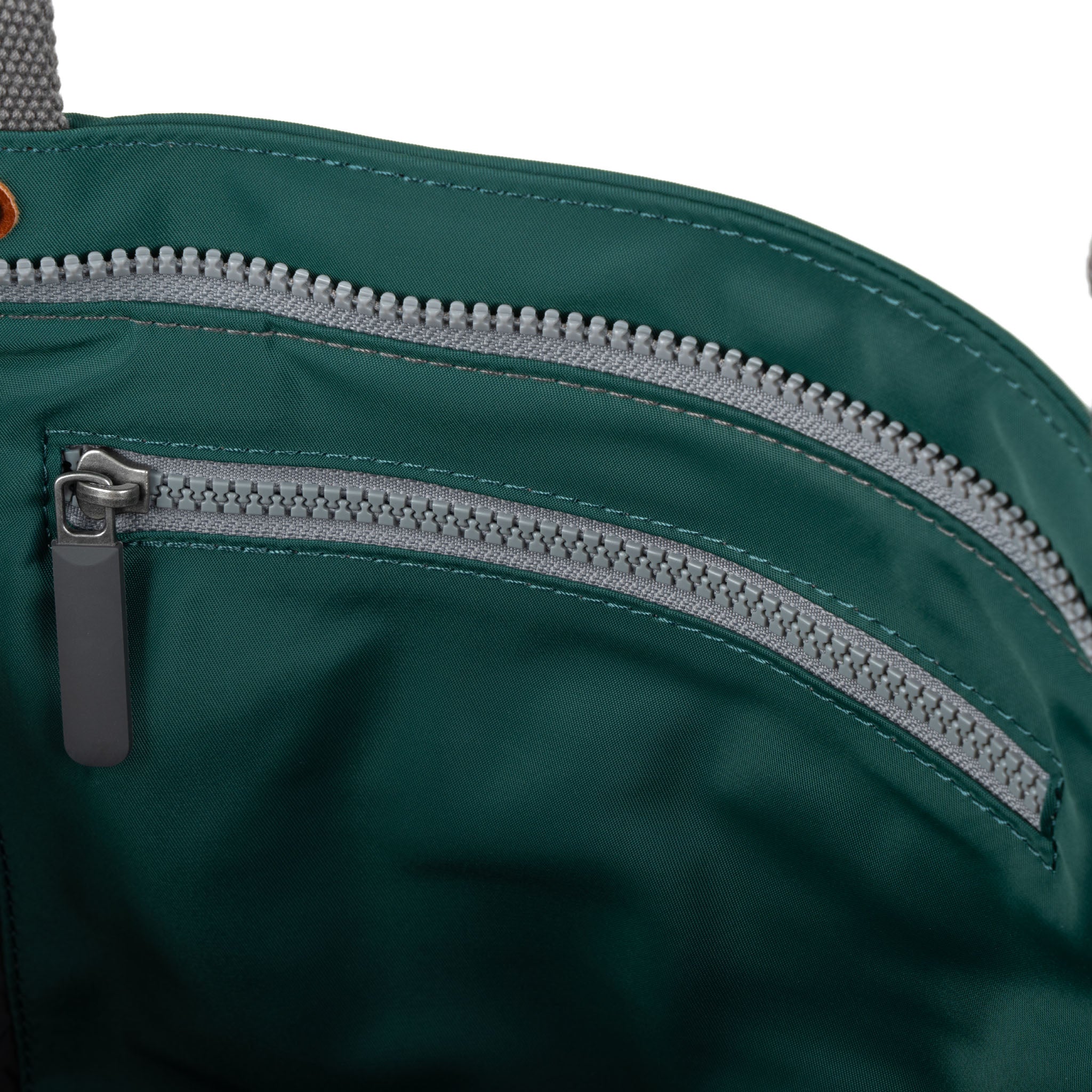 ROKA London - Trafalgar M toteväska #Färg_Teal_Recycled_Nylon