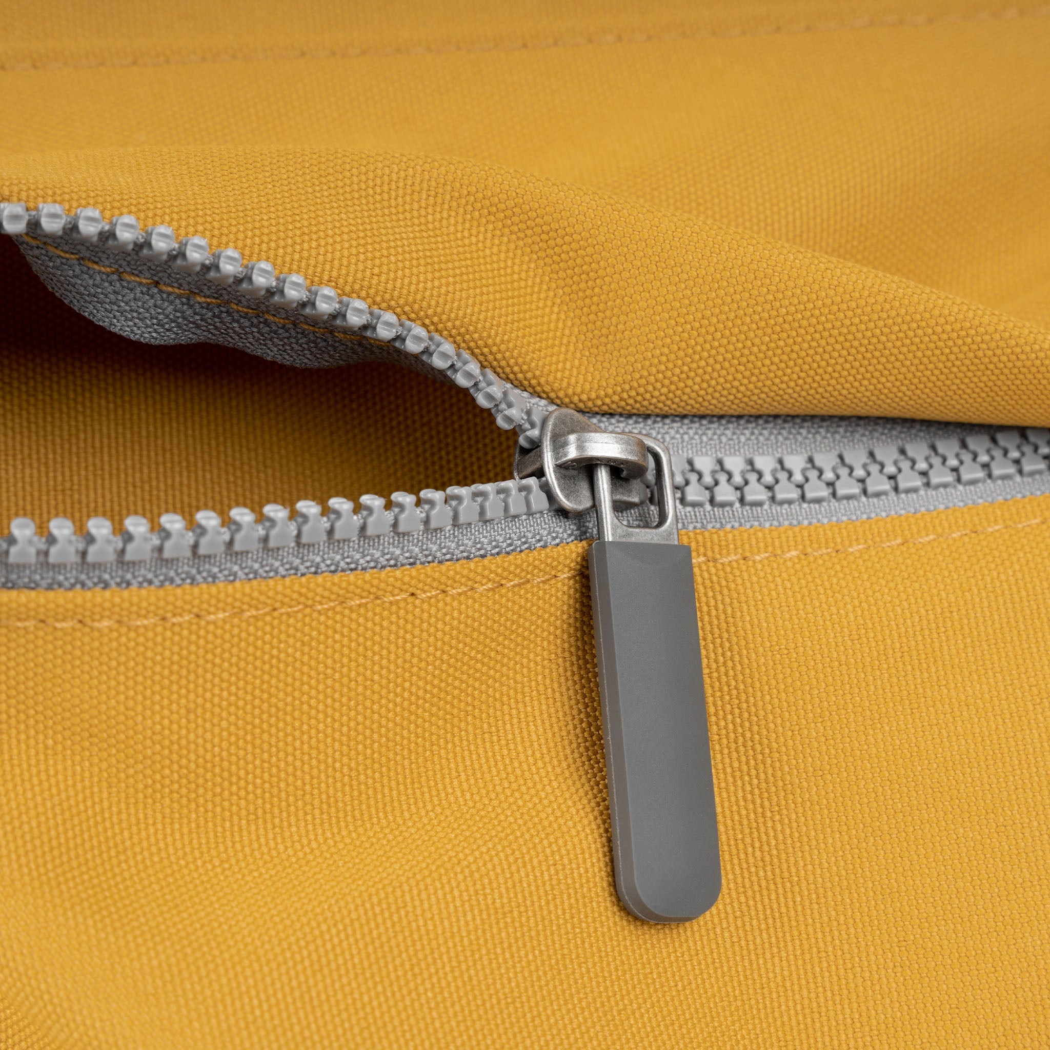 ROKA London - Trafalgar M toteväska #Färg_Flax