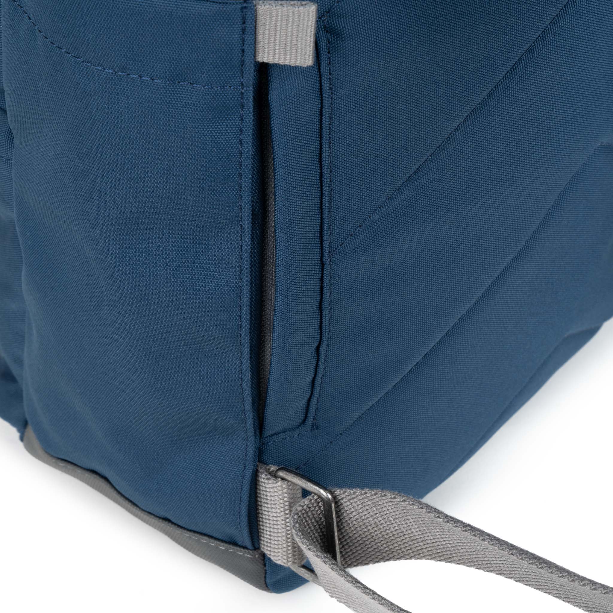 ROKA London - Waterhouse M ryggsäck med flera fickor #Färg_Deep_Blue