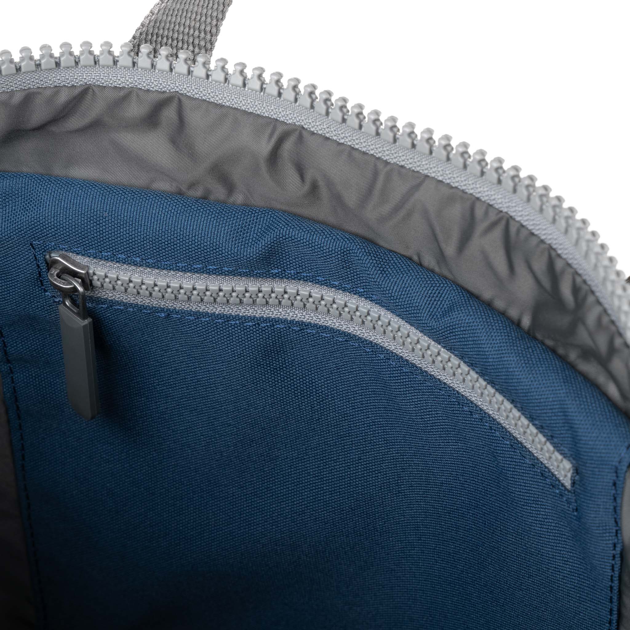 ROKA London - Waterhouse M ryggsäck med flera fickor #Färg_Deep_Blue