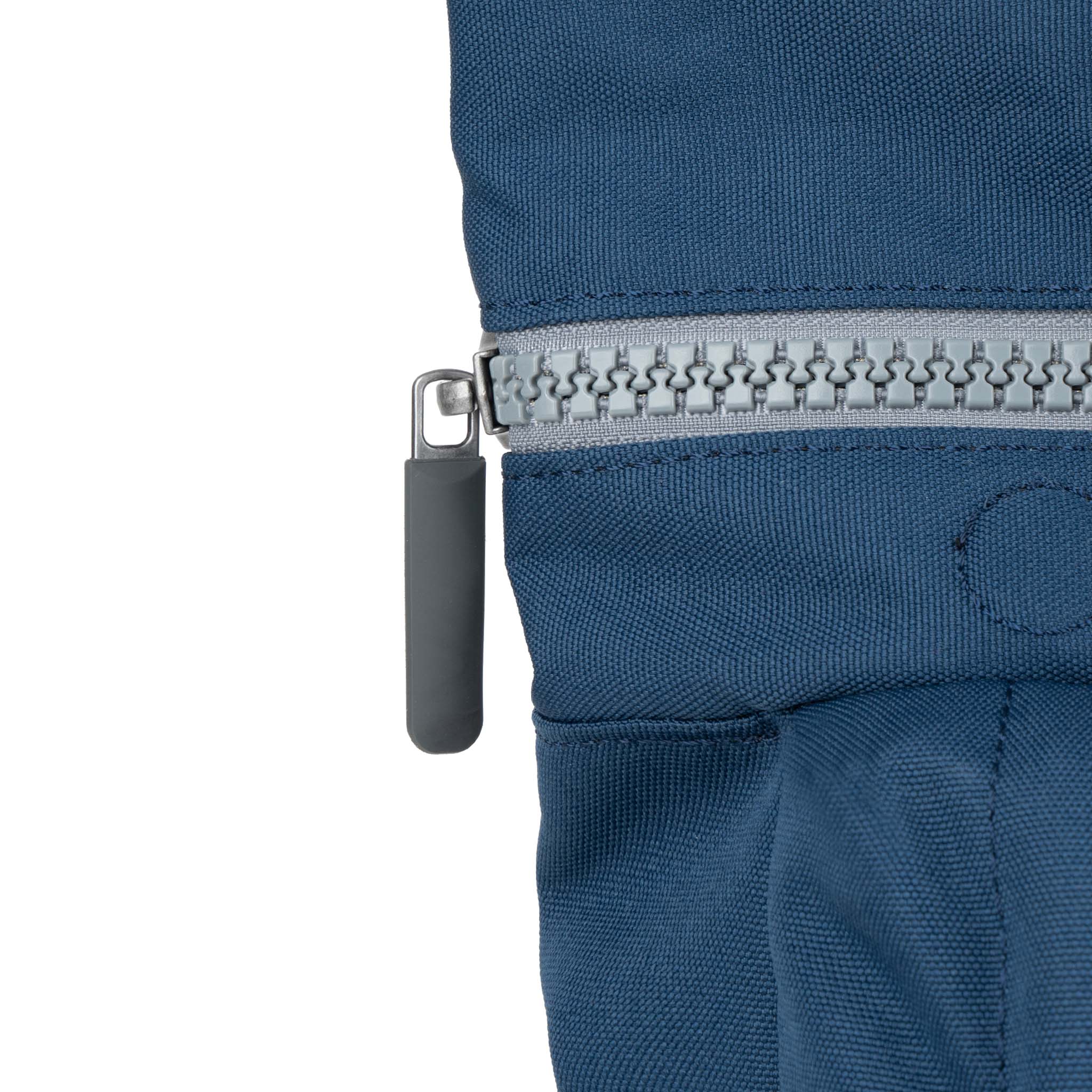 ROKA London - Waterhouse M ryggsäck med flera fickor #Färg_Deep_Blue