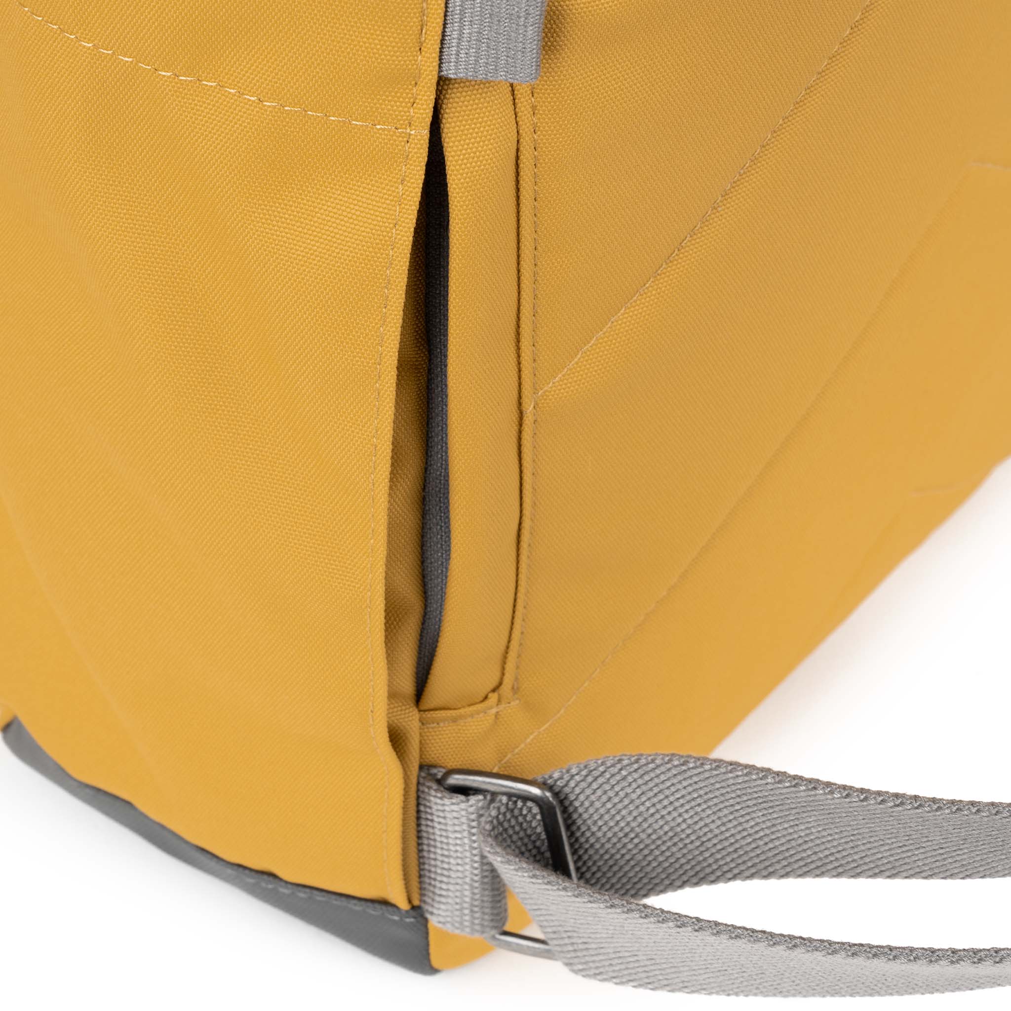 ROKA London - Waterhouse M ryggsäck med flera fickor #Färg_Flax