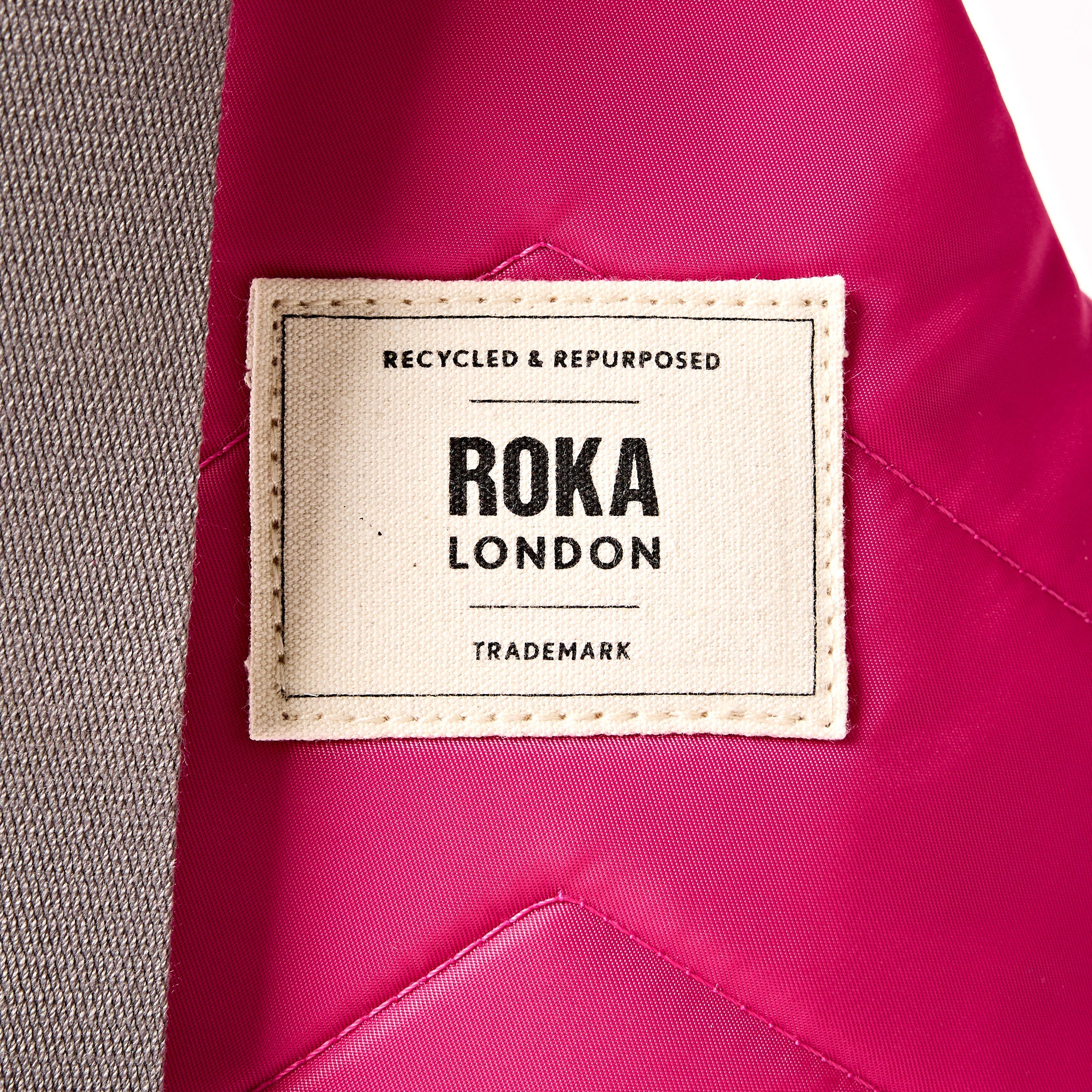 ROKA London - Willesden L slingväska #Färg_Granita_Red