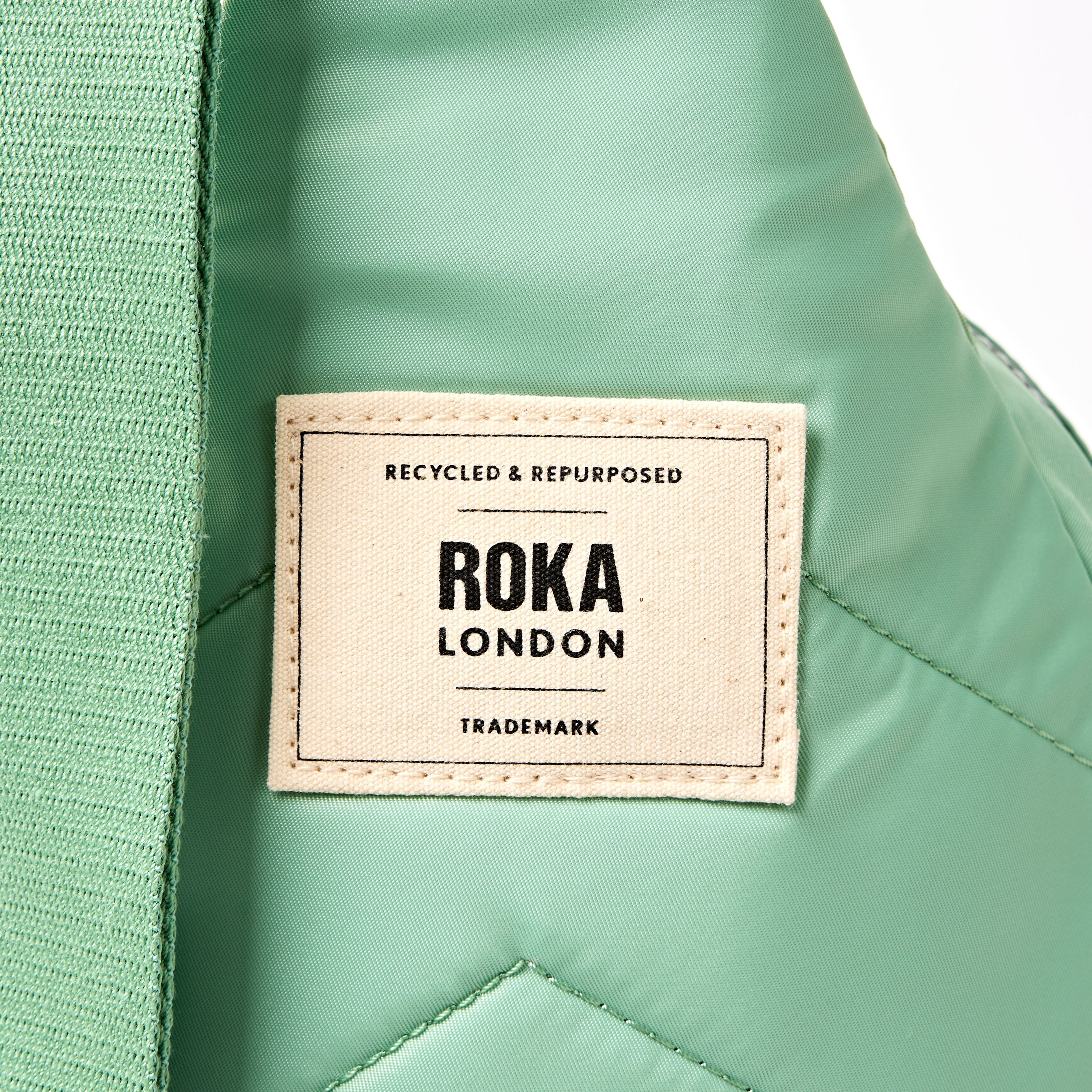 ROKA London - Willesden L slingväska #Färg_Green_Tonal