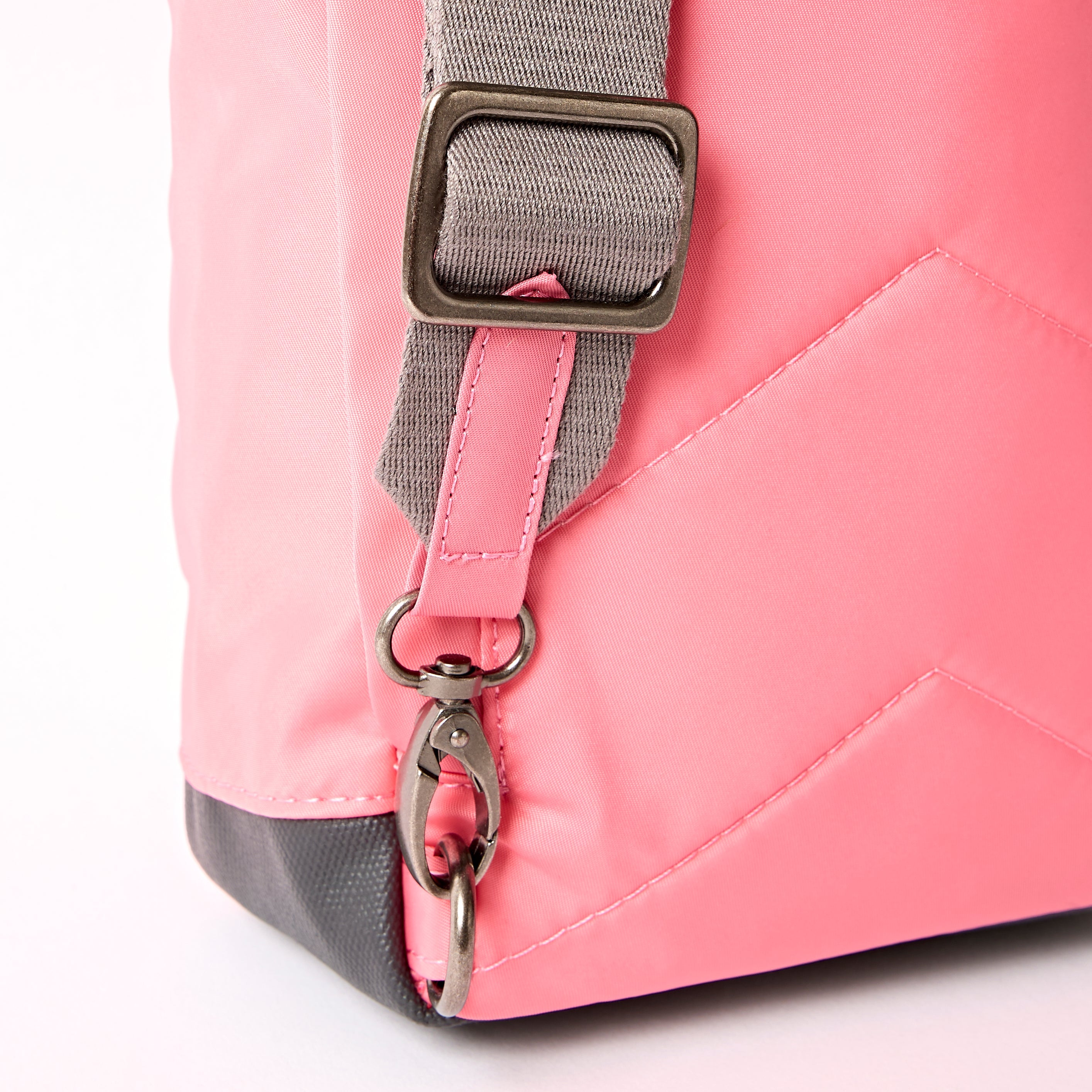 ROKA London - Willesden L slingväska #Färg_Pink_Lemonade