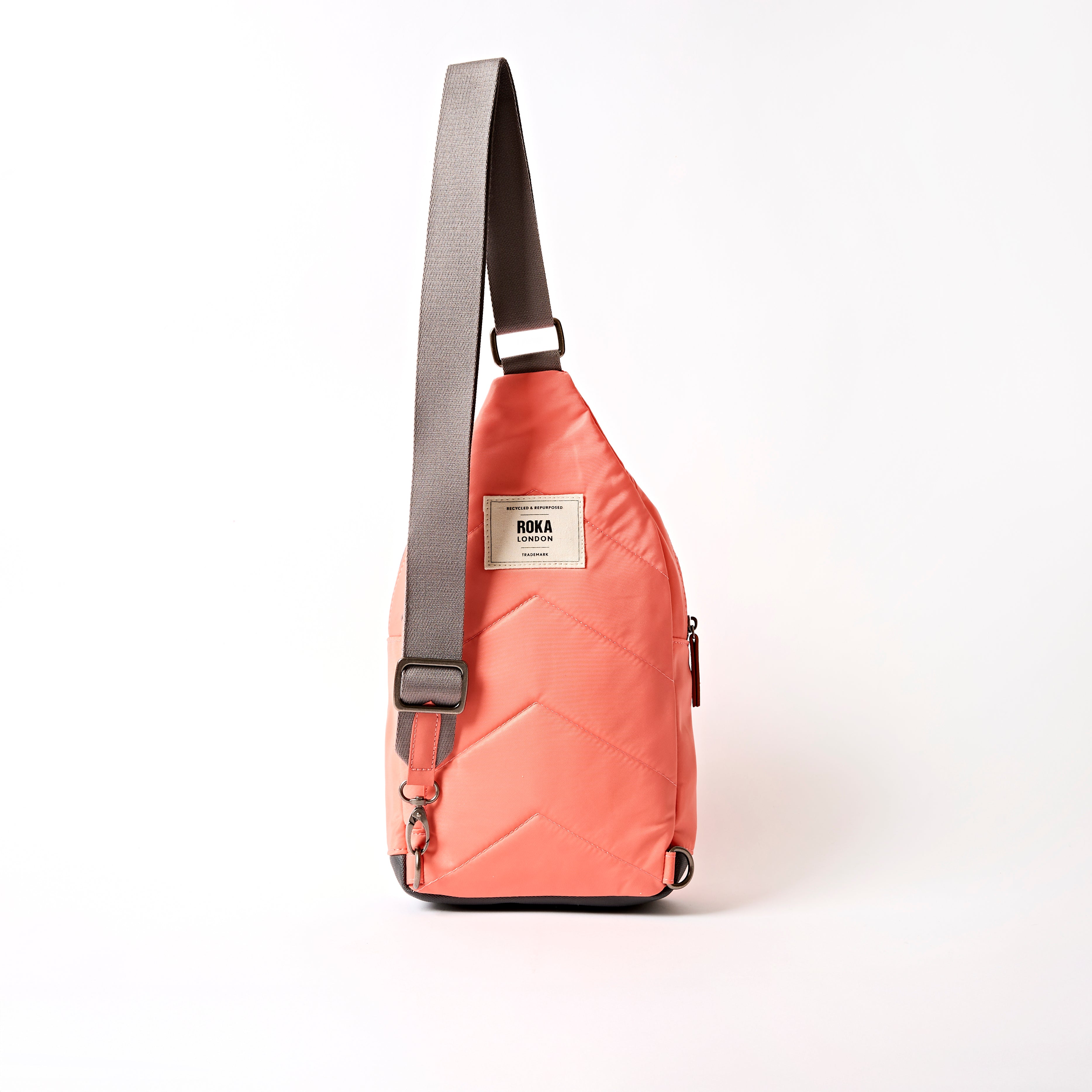 ROKA London - Willesden L slingväska #Färg_Sugar_Coral