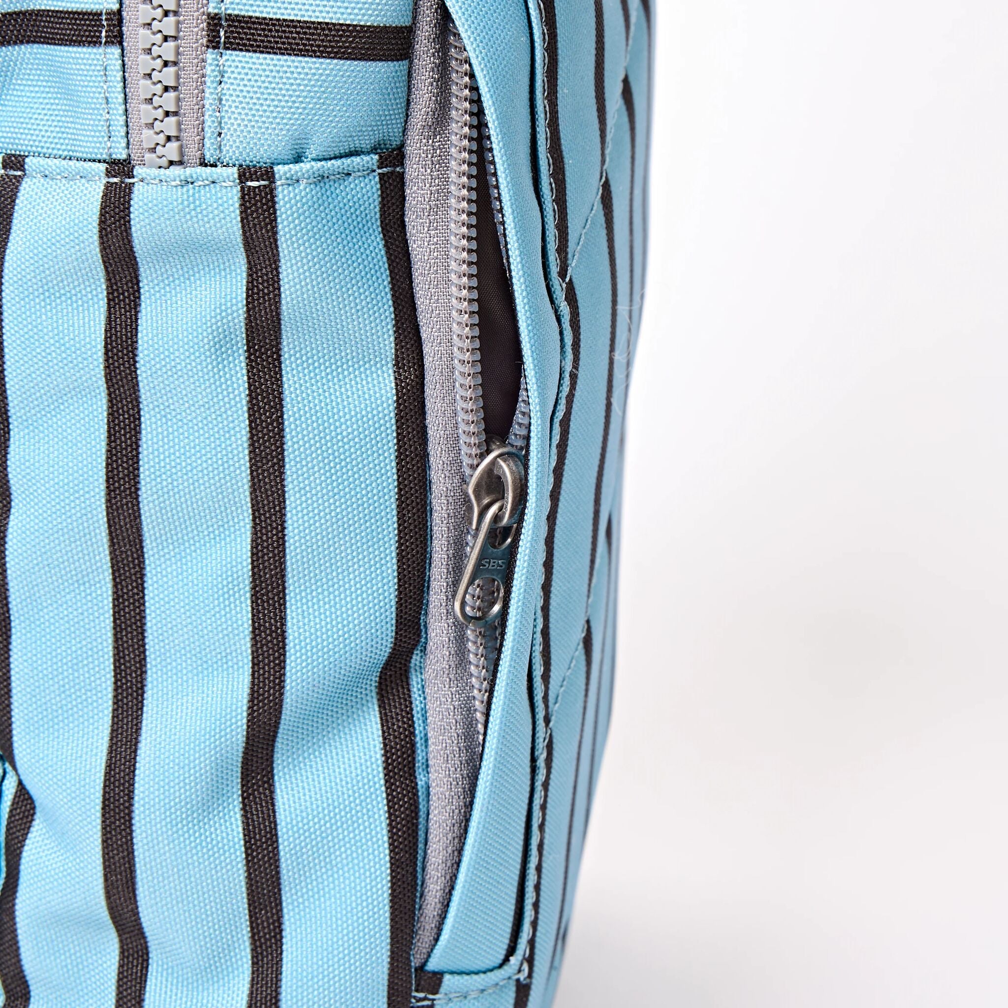 ROKA London - Willesden L slingväska #Färg_Blue_Stripe