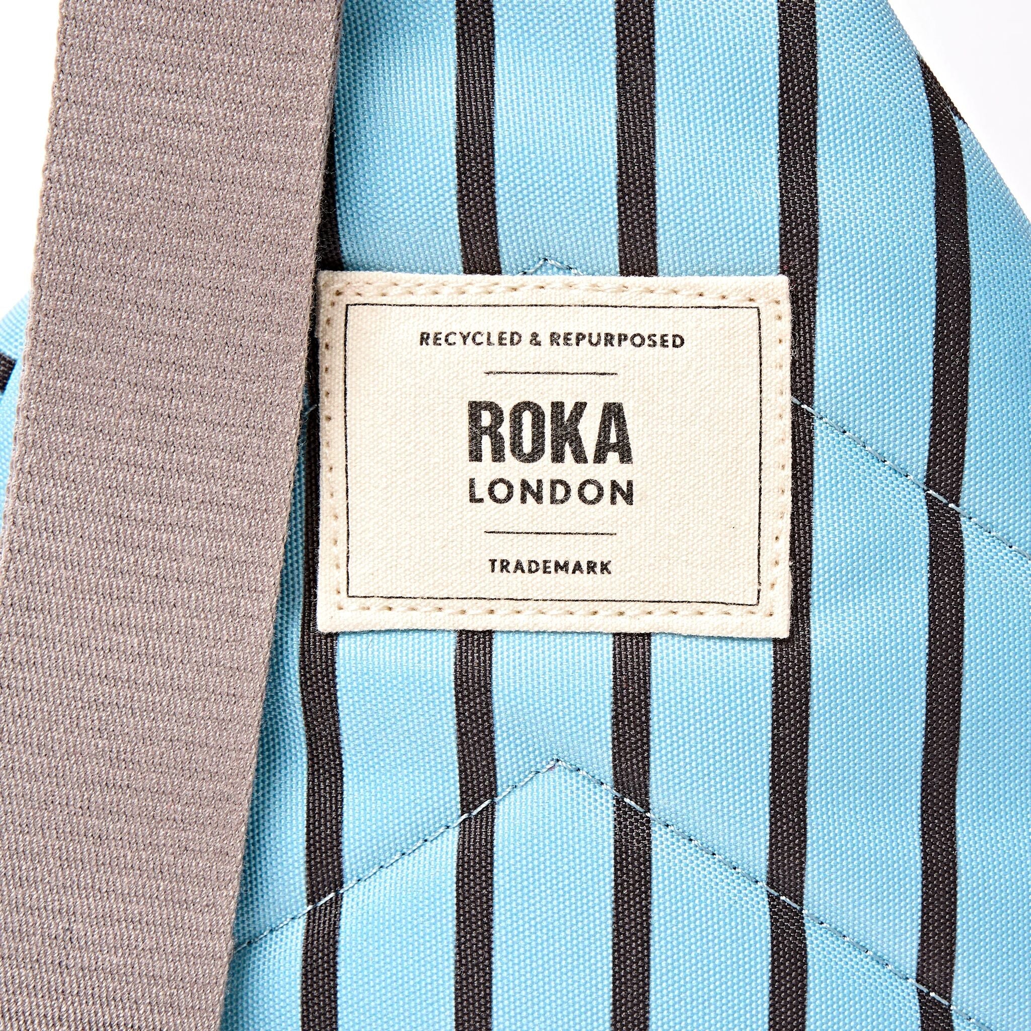 ROKA London - Willesden L slingväska #Färg_Blue_Stripe