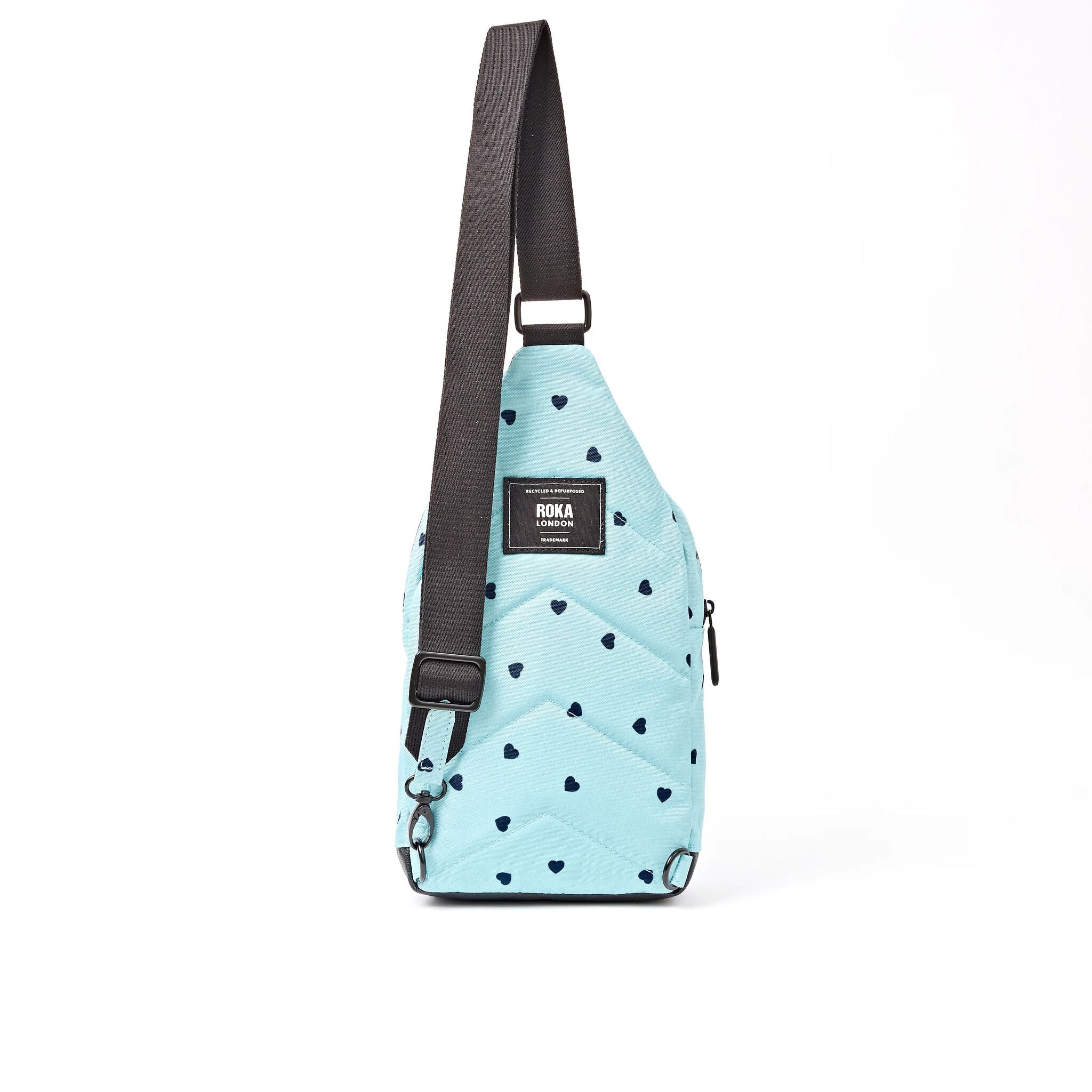 ROKA London - Willesden L slingväska #Färg_Heart_Print