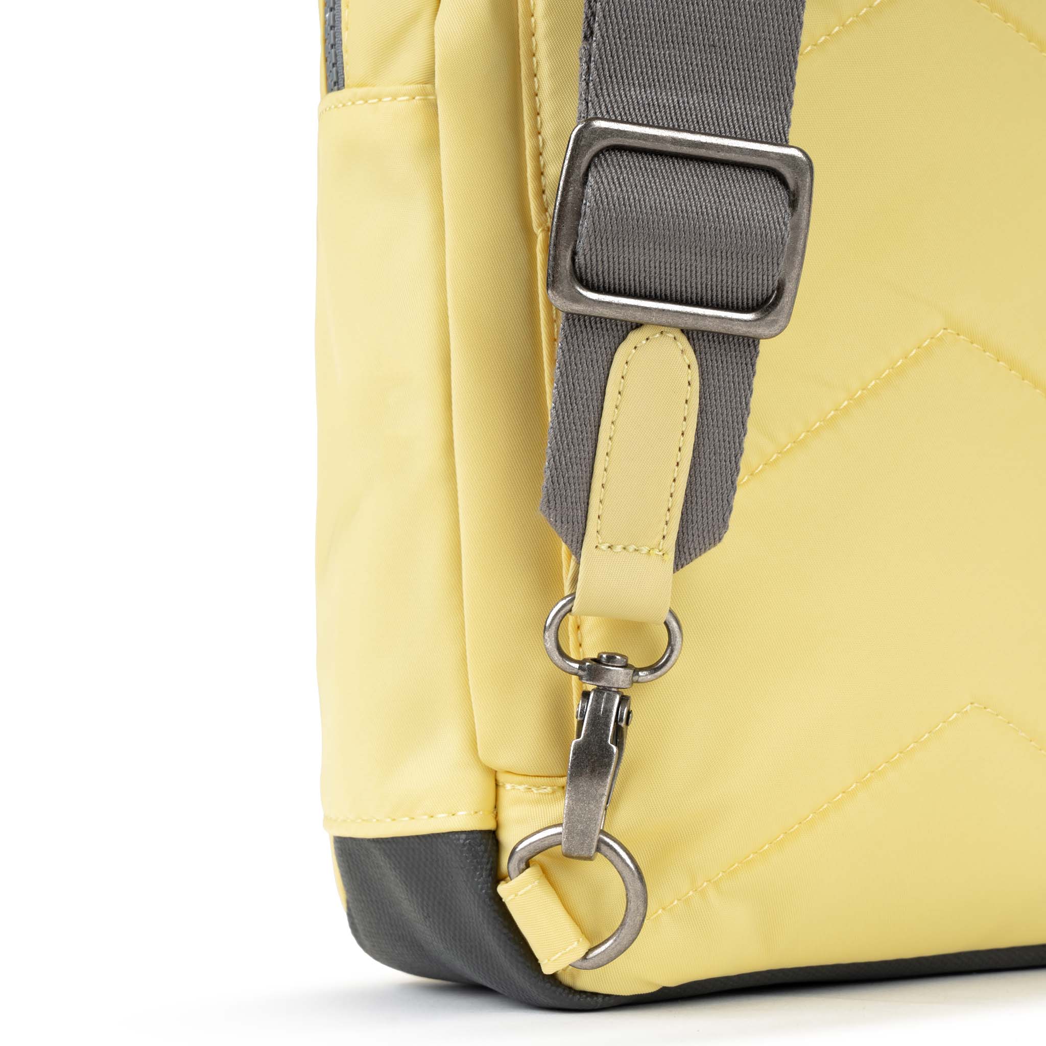 ROKA London - Willesden L slingväska #Färg_Citron