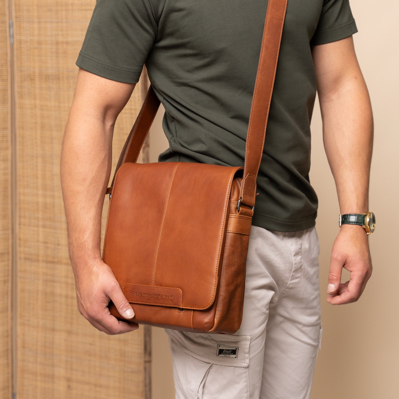 The Chesterfield Brand - Raphael Messenger-väska #Färg_Konjak
