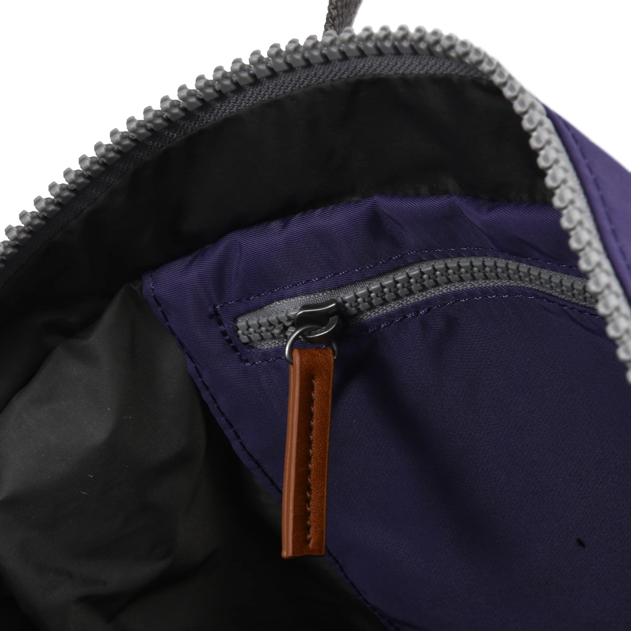 ROKA London - Canfield M rolltop-ryggsäck #Färg_Mulberry