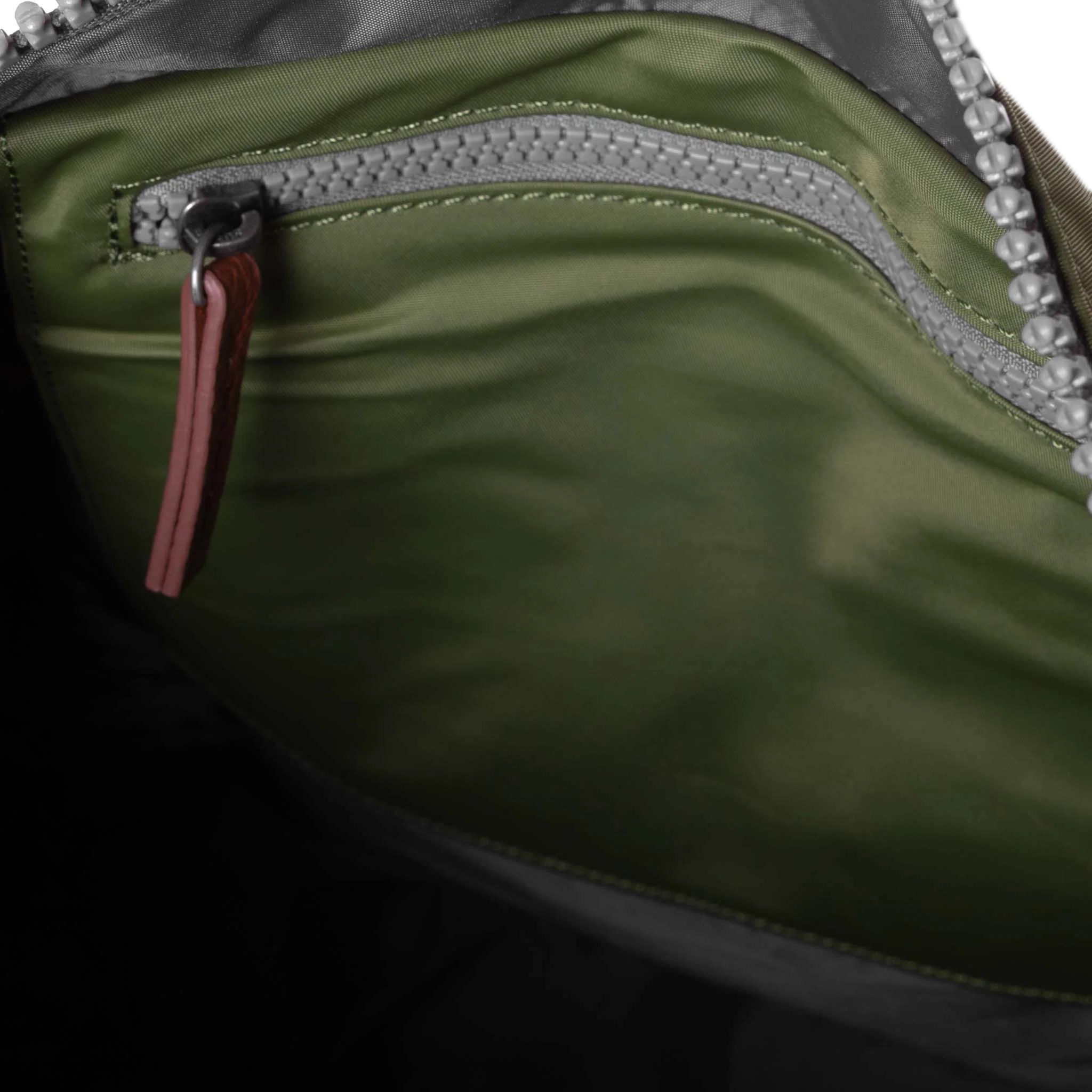 ROKA London - Canfield S rolltop-ryggsäck #Färg_Avocado