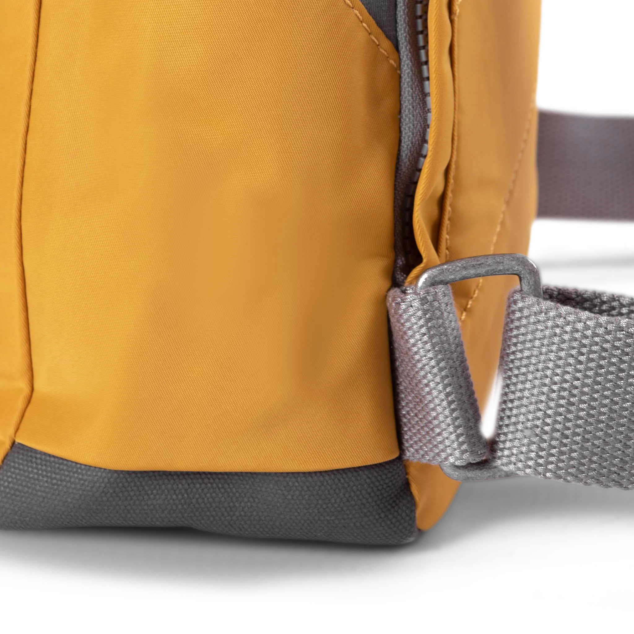 ROKA London - Canfield M rolltop-ryggsäck #Färg_Corn
