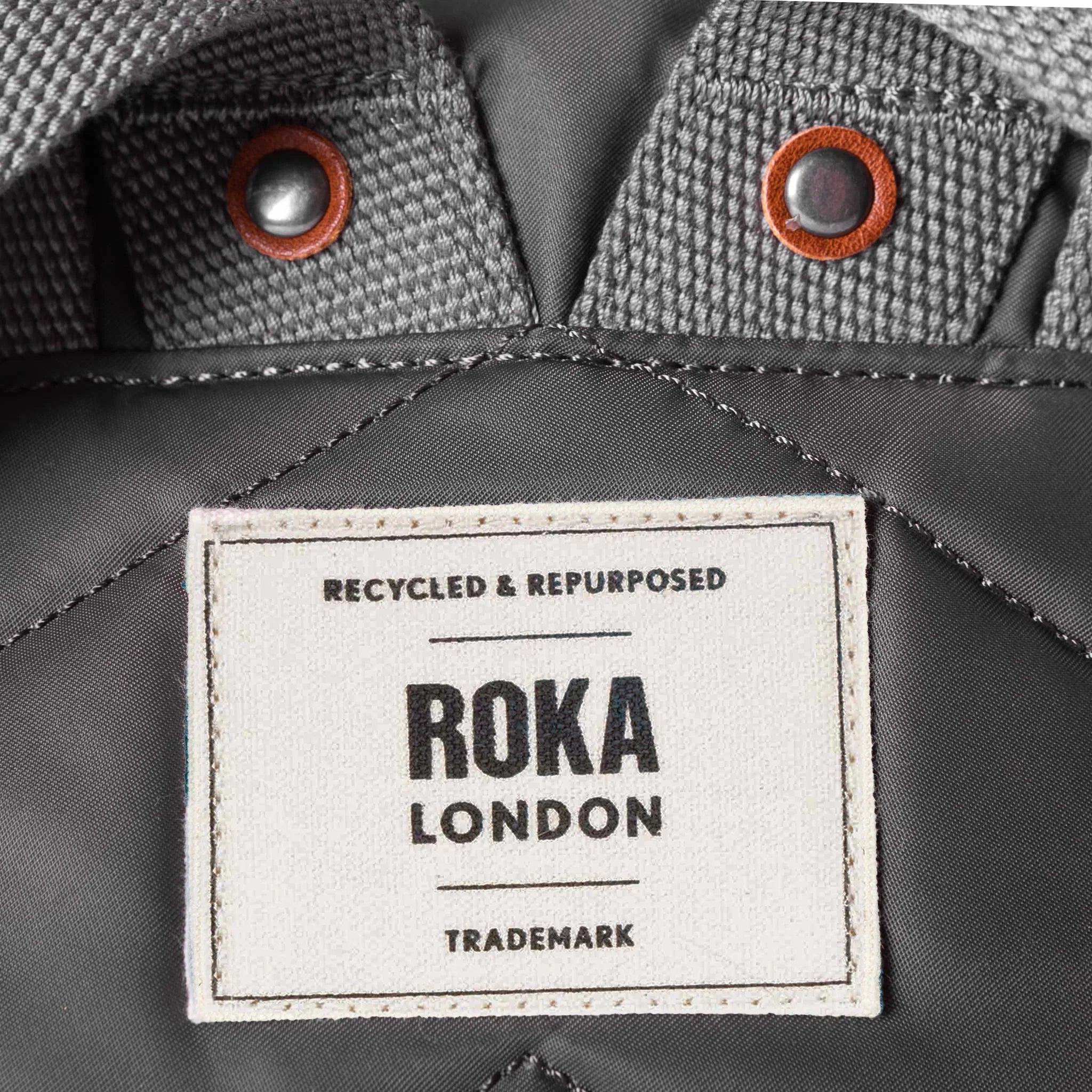 ROKA London - Canfield M rolltop-ryggsäck #Färg_Graphite