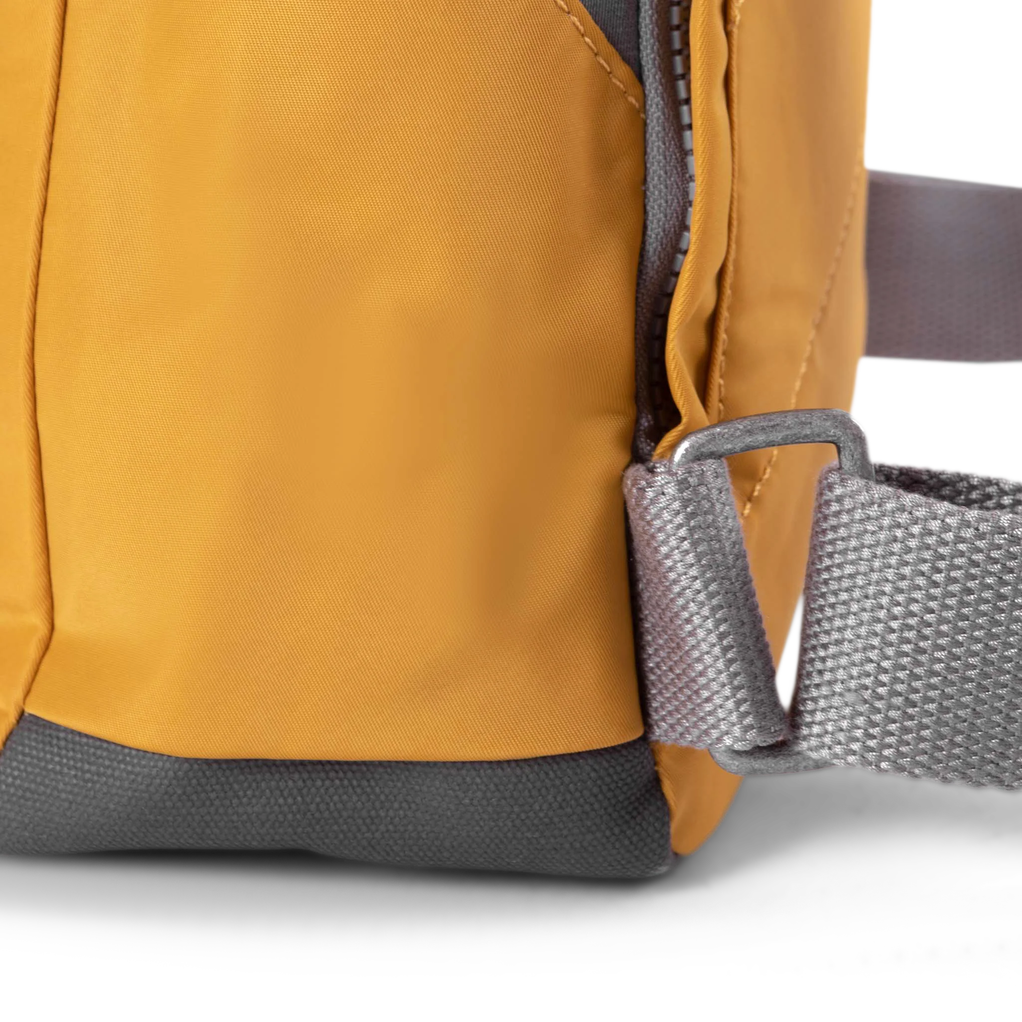 ROKA London - Canfield S rolltop-ryggsäck #Färg_Corn