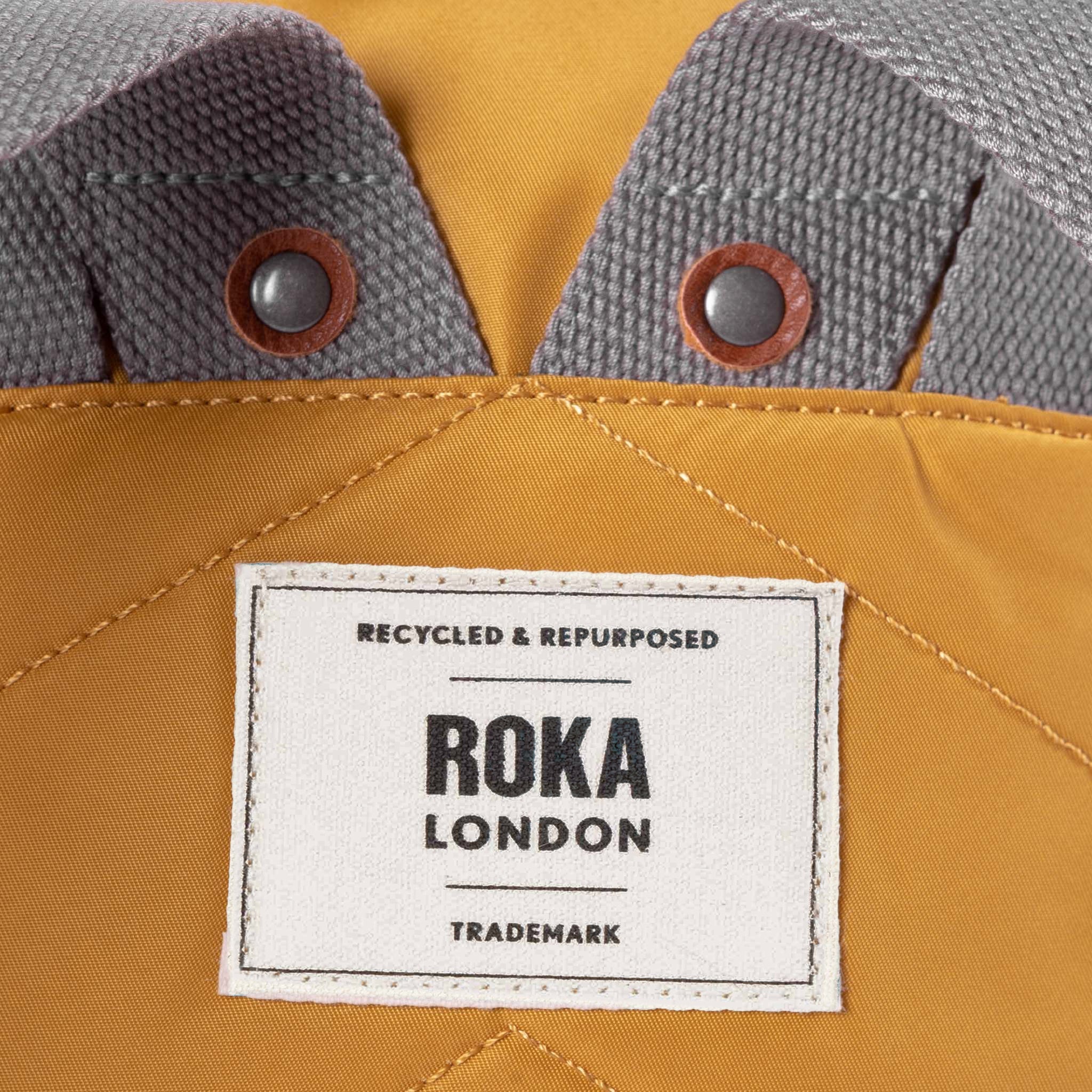 ROKA London - Canfield S rolltop-ryggsäck #Färg_Corn