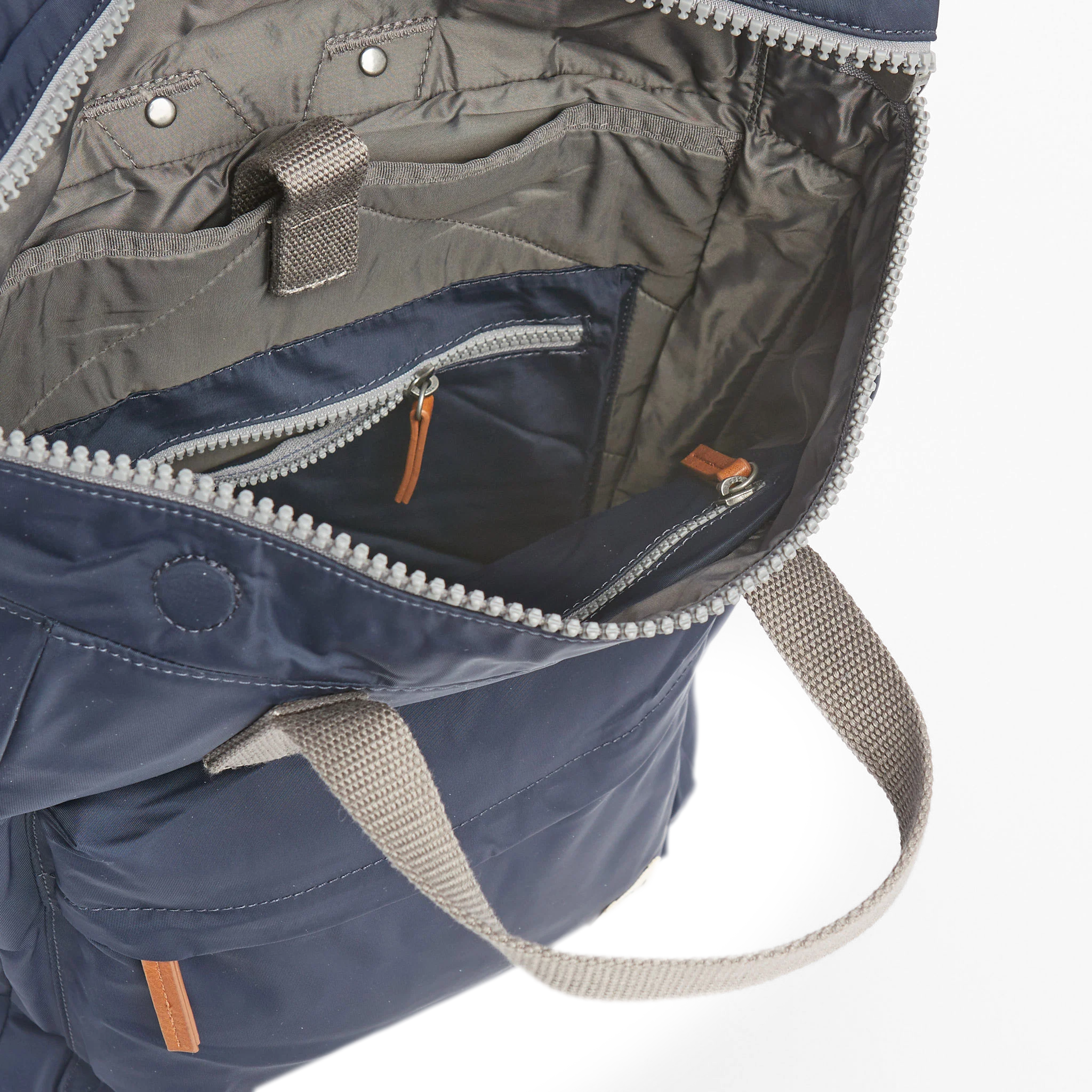 ROKA London - Canfield M rolltop-ryggsäck #Färg_Midnight