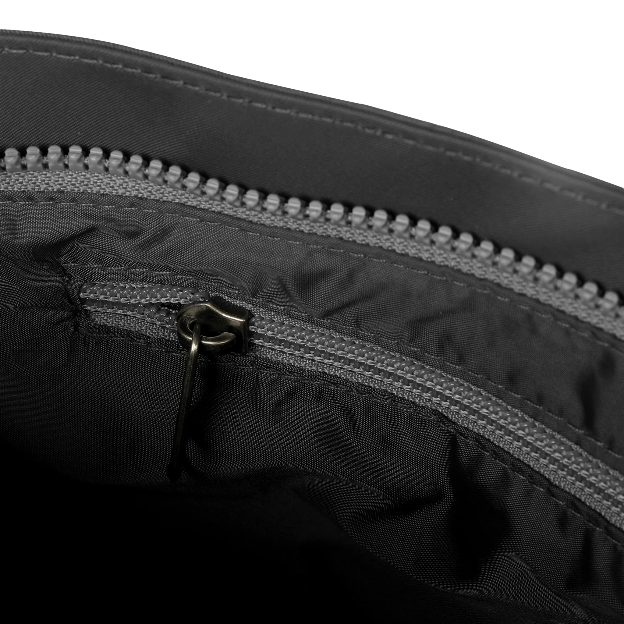 ROKA London - Kennington M crossbody-väska #Färg_Graphite