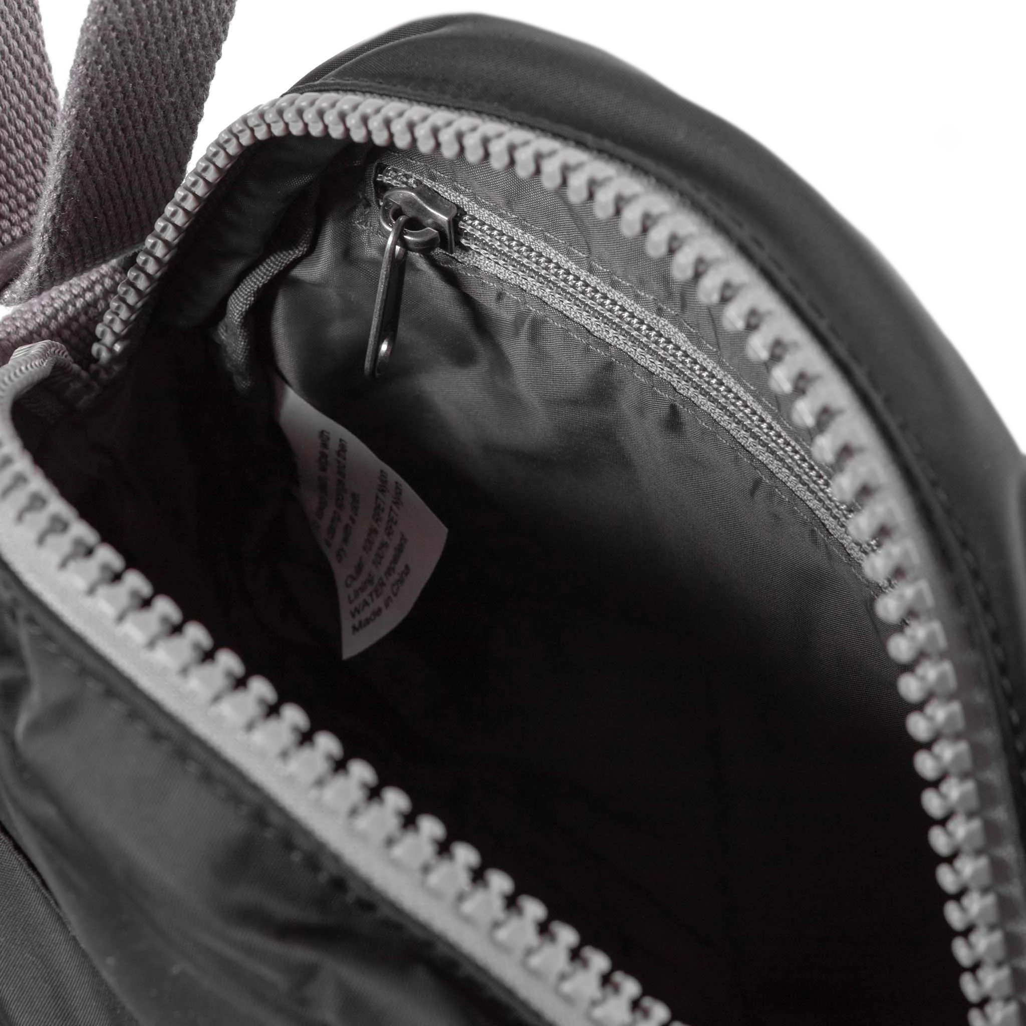 ROKA London - Paddington S crossbody-väska #Färg_Black