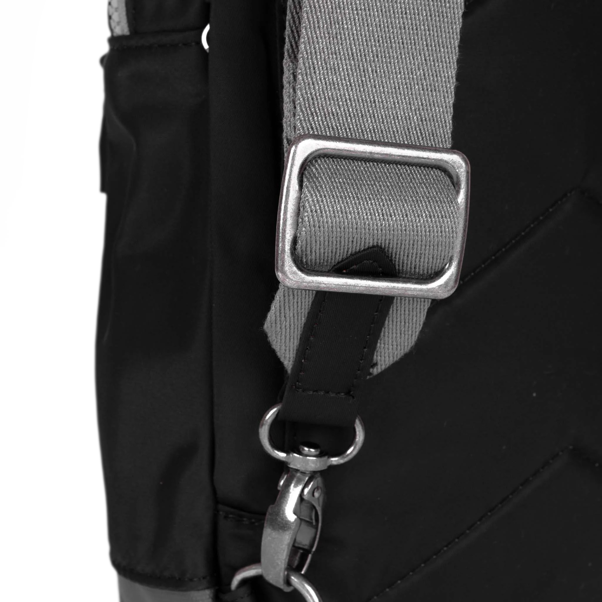 ROKA London - Willesden L slingväska #Färg_Black