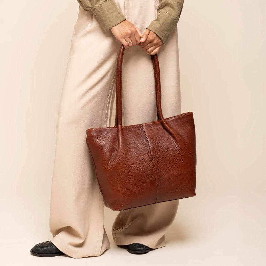 The Chesterfield Brand - Vespera Toteväska