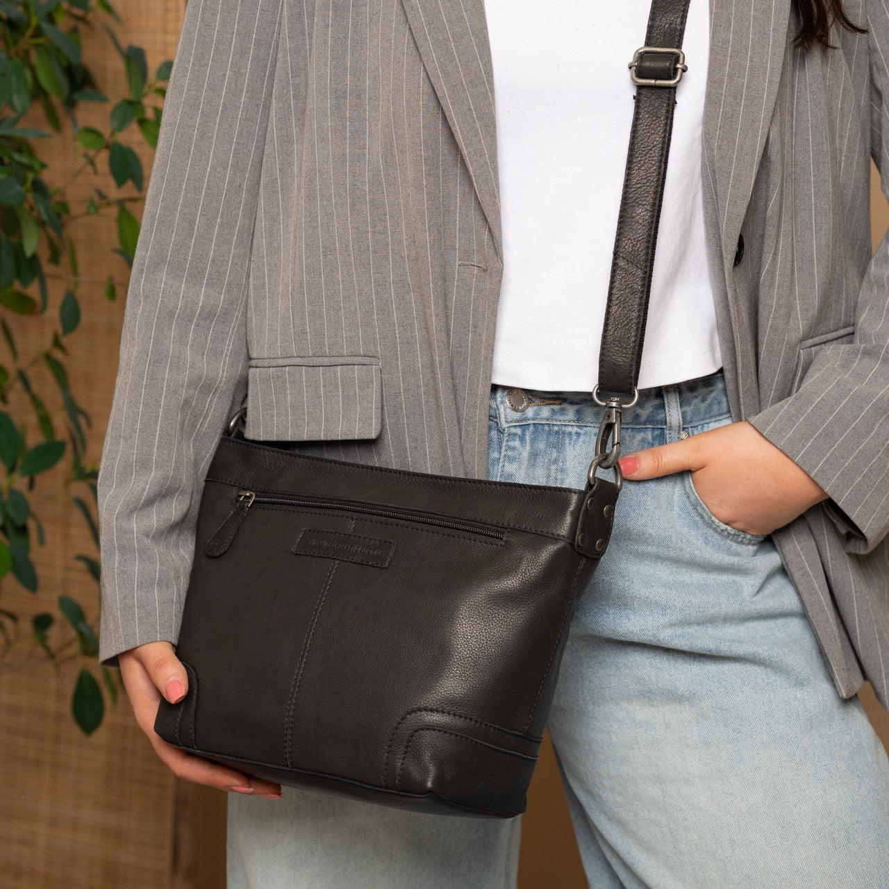 The Chesterfield Brand - Zarita Crossbodyväska #Färg_Svart