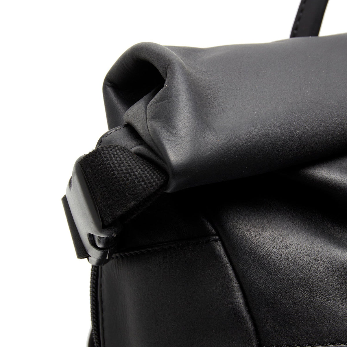 The Chesterfield Brand - Mazara Roll-top-ryggsäck #Färg_Svart