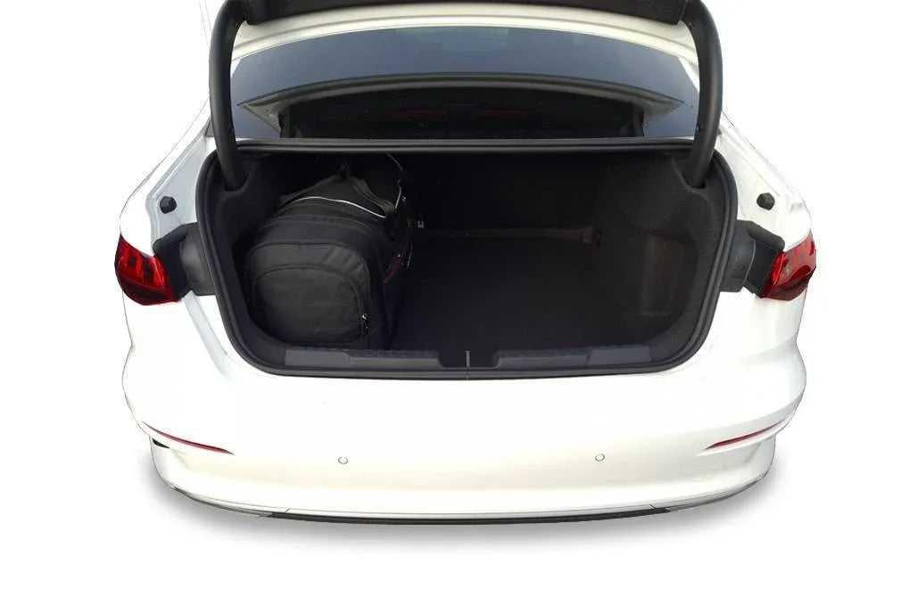Audi A3 LIMOUSINE 2020+ 4-väskor Aero #färg_Svart