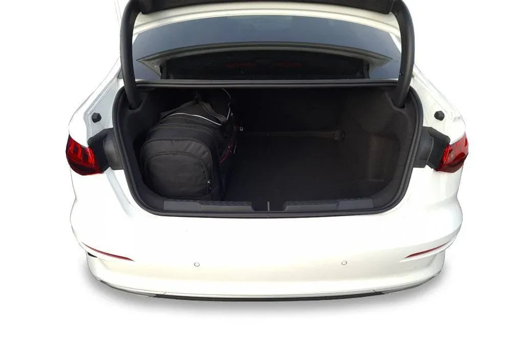 Audi A3 LIMOUSINE 2020+ 4-väskor Sport #färg_Svart