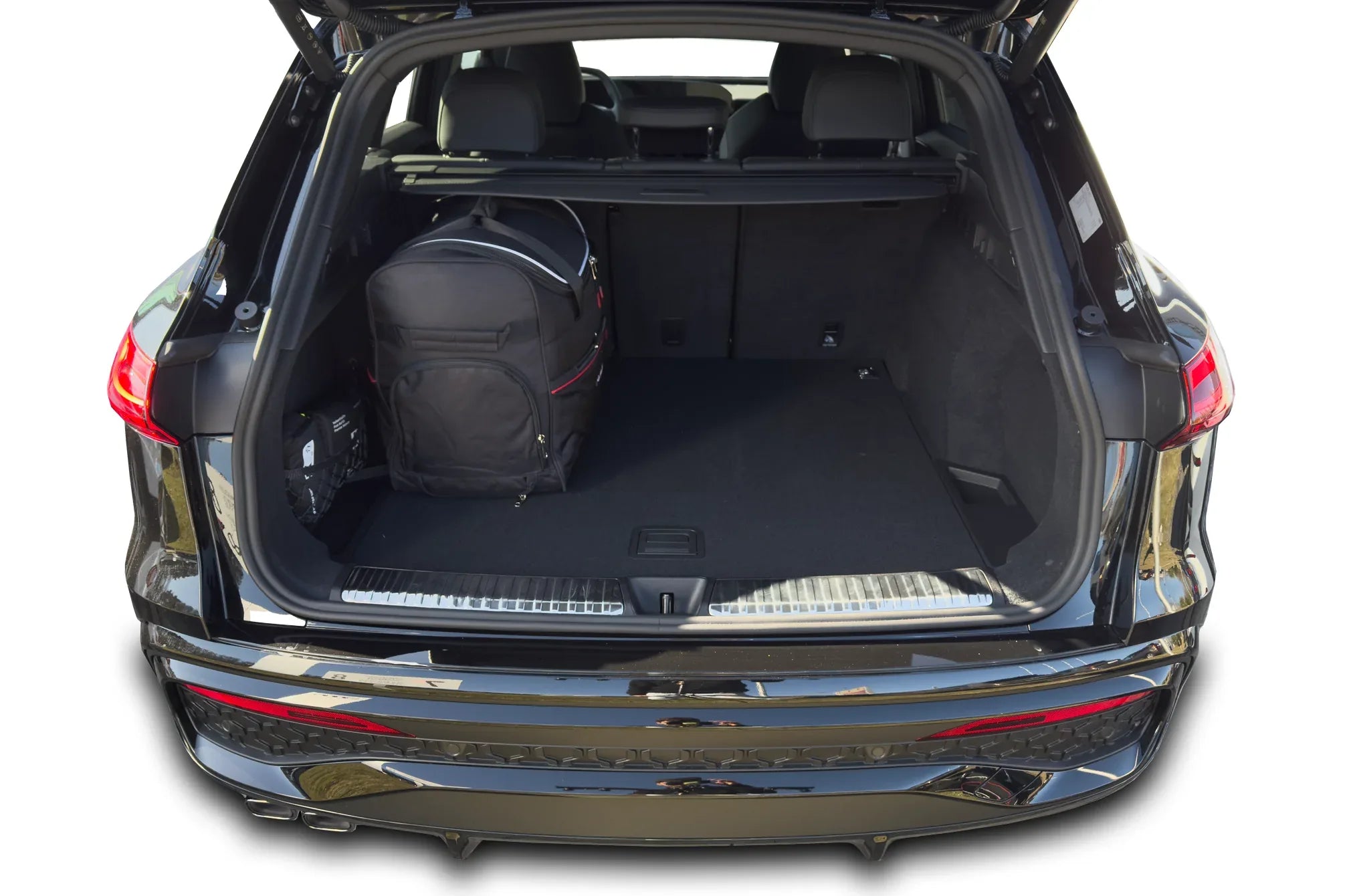 Audi Q5 2024+ 5-väskor #färg_Svart