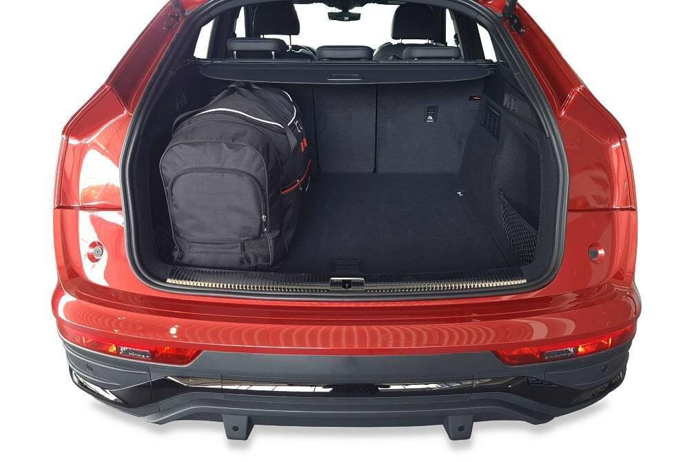 Audi Q5 SPORTBACK 2020-2024 4-väskor Sport #färg_Svart