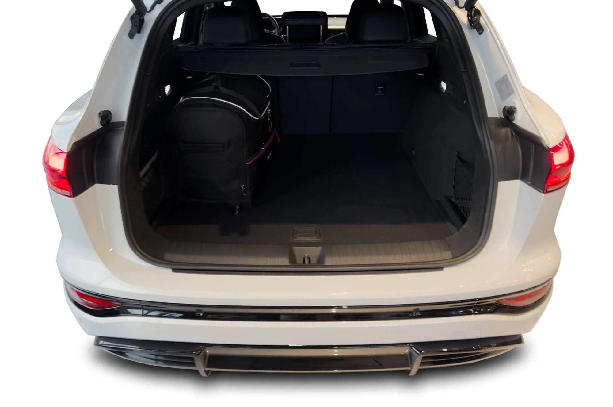 Audi Q6 e-tron 2024+ 4-väskor #färg_Svart