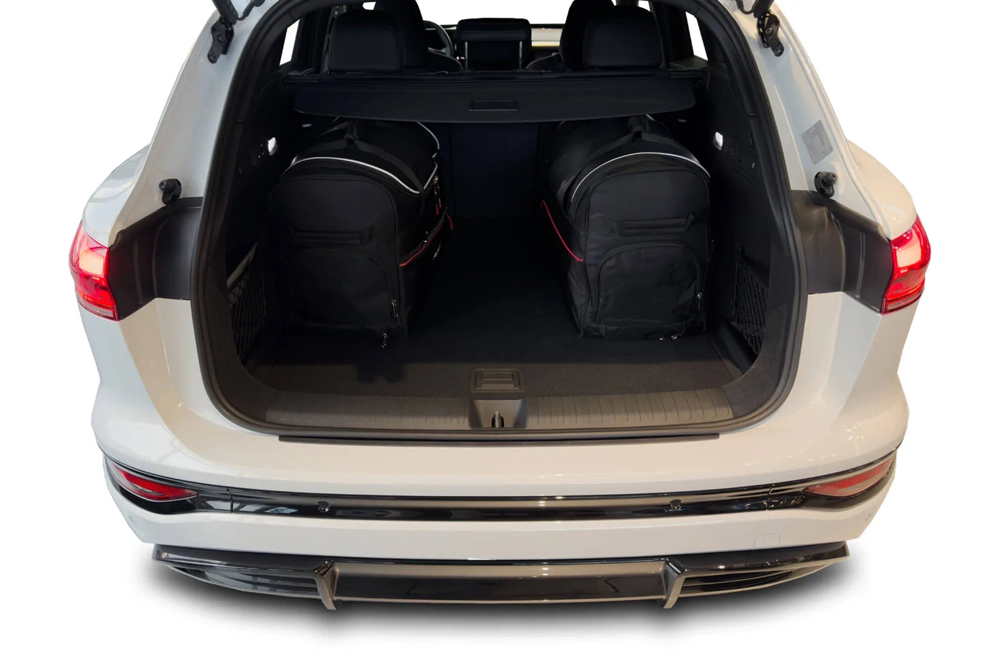 Audi Q6 e-tron 2024+ 4-väskor #färg_Svart