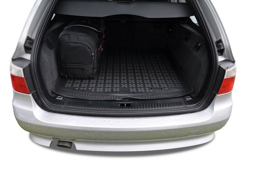BMW 5 TOURING 2003-2010 5-väskor Aero #färg_Svart