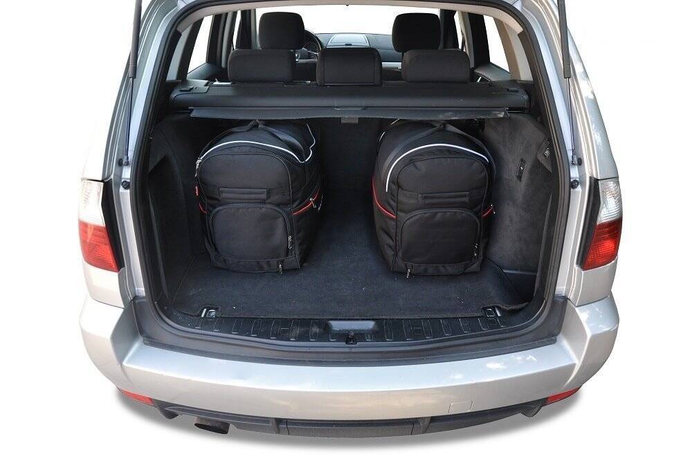 BMW X3 2003-2010 5-väskor Aero #färg_Svart