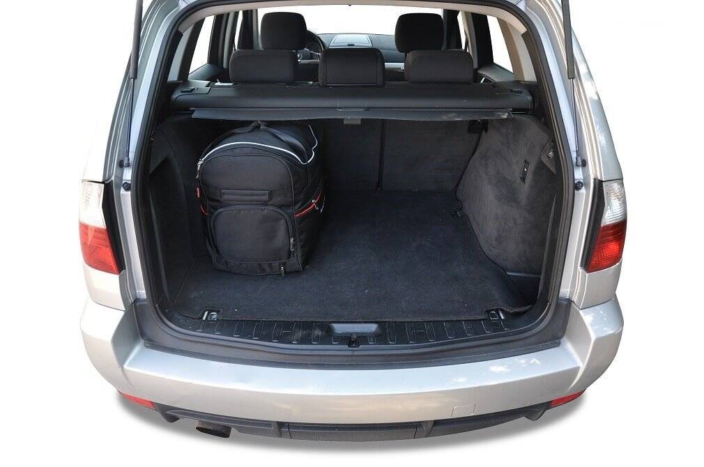 BMW X3 2003-2010 5-väskor Aero #färg_Svart