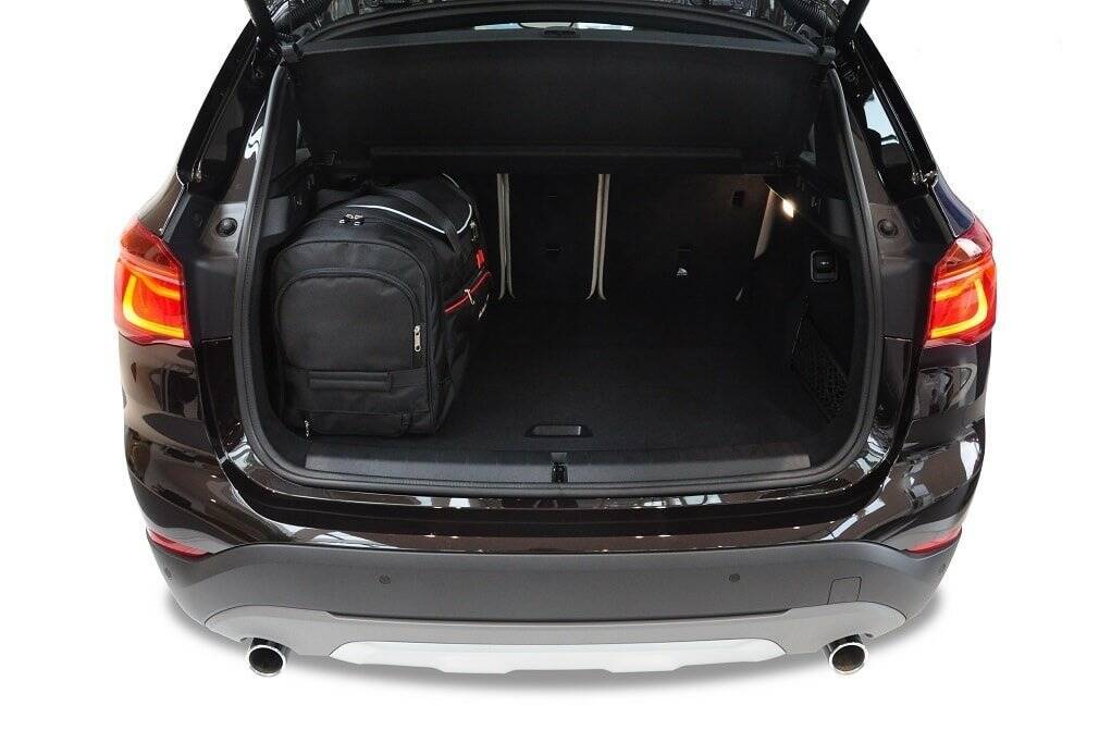 BMW X1 PHEV 2015+ 4-väskor Sport #färg_Svart