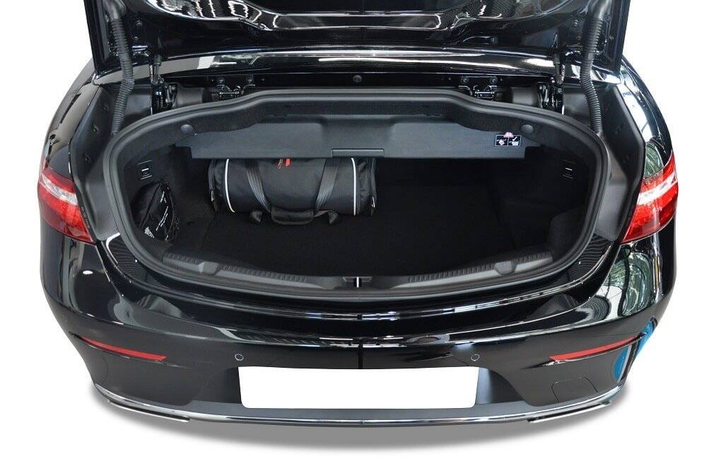 Mercedes-BENZ E CABRIO 2017+ 4-väskor #färg_Svart