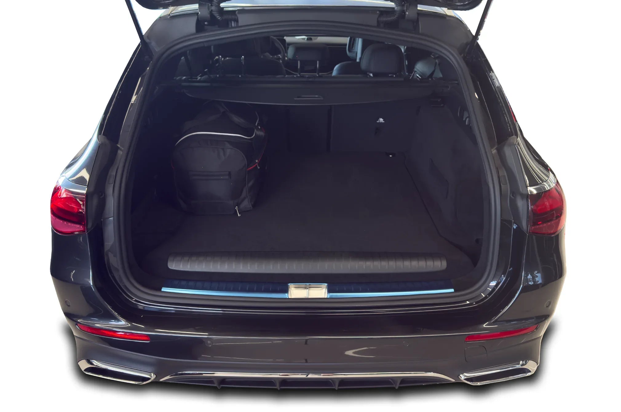 Mercedes-BENZ E KOMBI PHEV 2023+ 5-väskor #färg_Svart