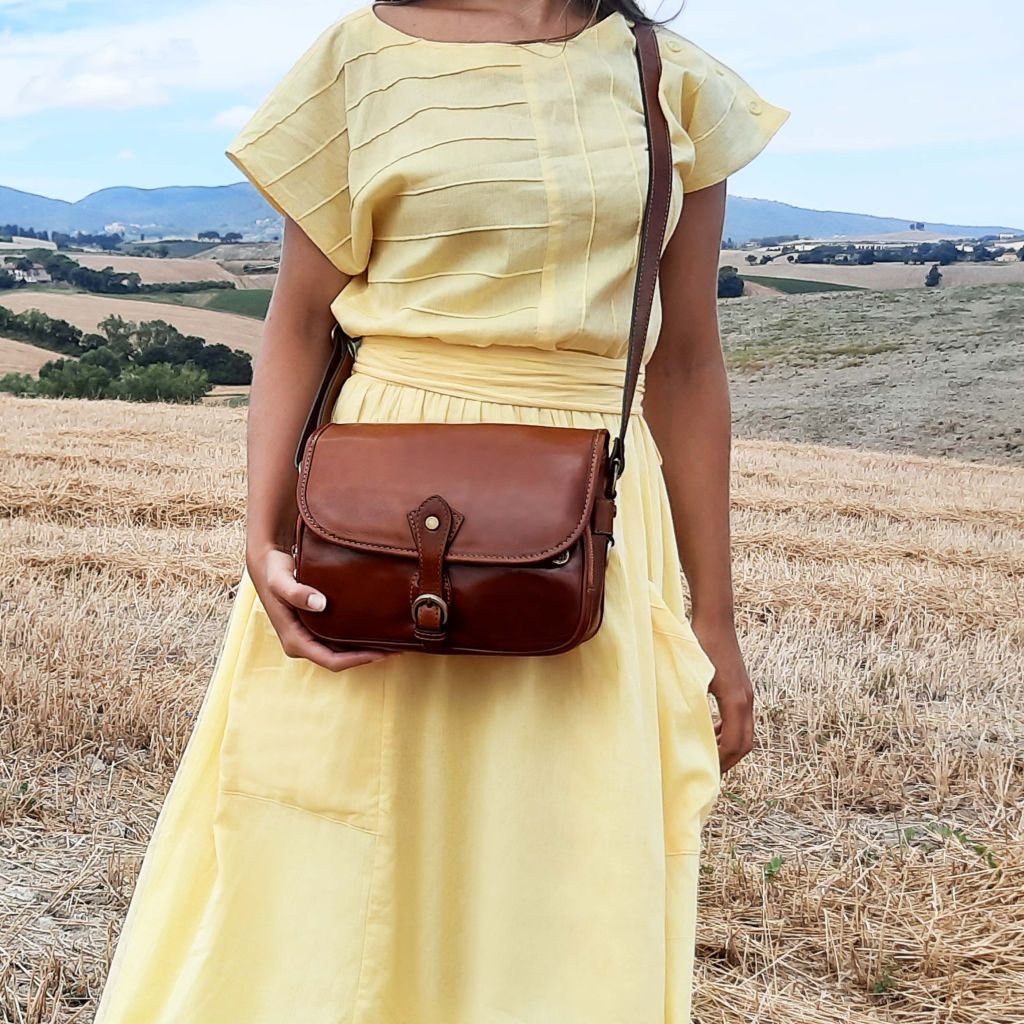 Tuscany Leather Alessia Axelremsväska #Färg_Brun