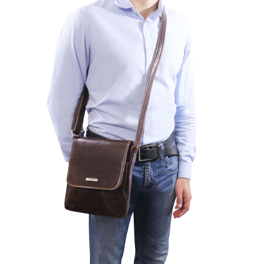 Tuscany Leather John Axelremsväska #Färg_Mörkbrun